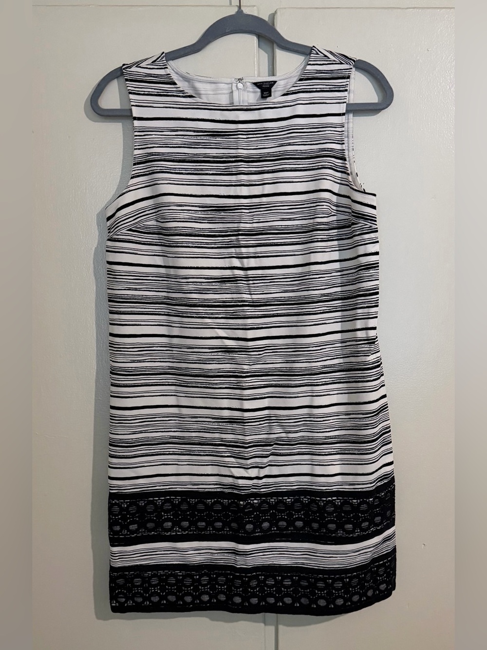 Never worn 10 petite Black and White Lace-Trim Midi dress